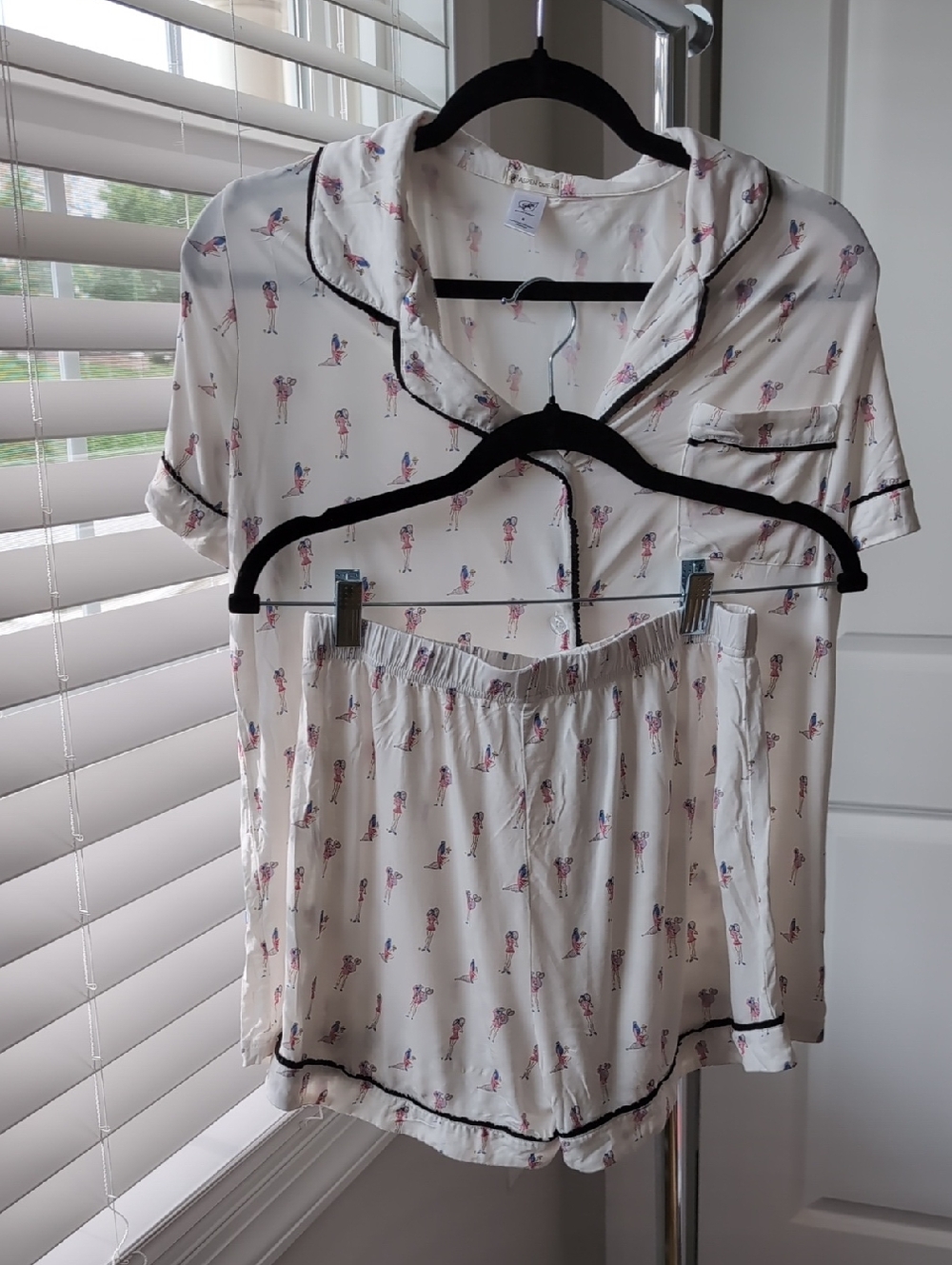 Aspen Dream Small Pajama Set With Shorts White Blue Trim